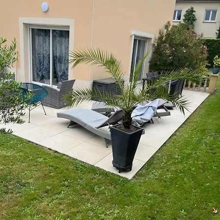 Villa Le Jasmin Tres Calme Andrezieux-Boutheon Exterior photo